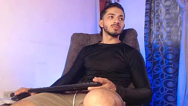 ArturoCardona  online show from May 2026 09:55:01 PM