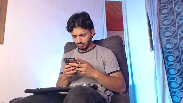 ArturoCardona  online show from May 2026 10:05:02 PM
