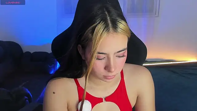 Snapshot of Aishelyng chatting on September 2025 01:29:01 AM Aishelyng online show from September 2025 01:29:01 AM