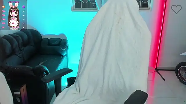 Snapshot of Aishelyng chatting on September 2025 10:37:02 PM Aishelyng online show from September 2025 10:37:02 PM