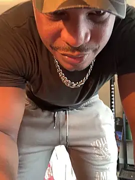 KeYBuMp323 online show from February 2026 03:28:02 PM