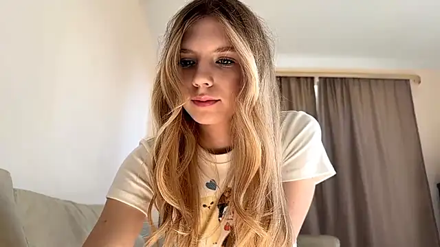 FruityXo online show from October 2025 11:54:01 AM