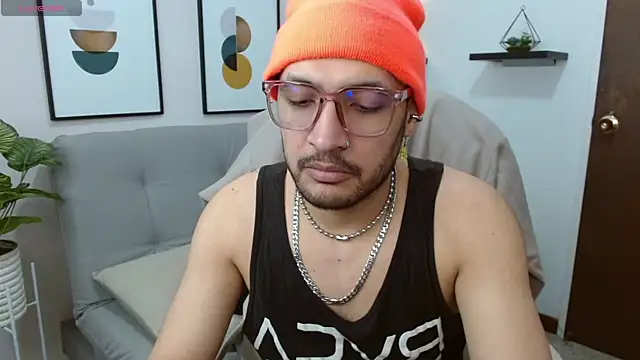   Damian    online show from October 2025 01:13:02 AM