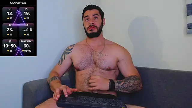 Snapshot of Drake_Cole chatting on December 2025 11:32:02 PM Drake Cole online show from December 2025 11:32:02 PM