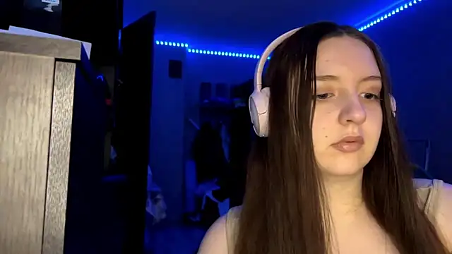 LauretteRagar online show from September 2025 05:57:02 PM