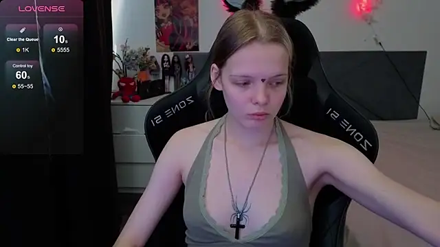 Luna Navy online show from September 2025 09:42:02 AM