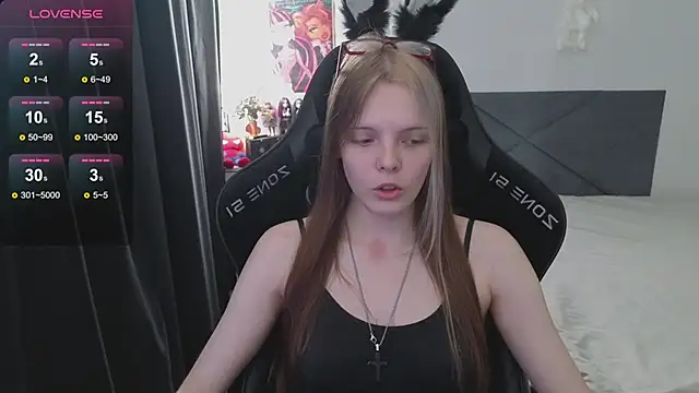 Luna Navy online show from September 2025 08:31:02 AM