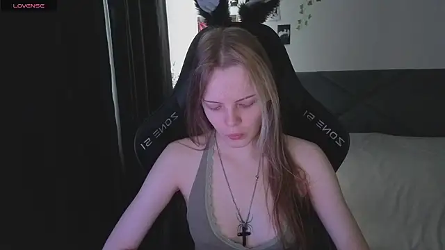 Luna Navy online show from November 2025 08:25:02 AM