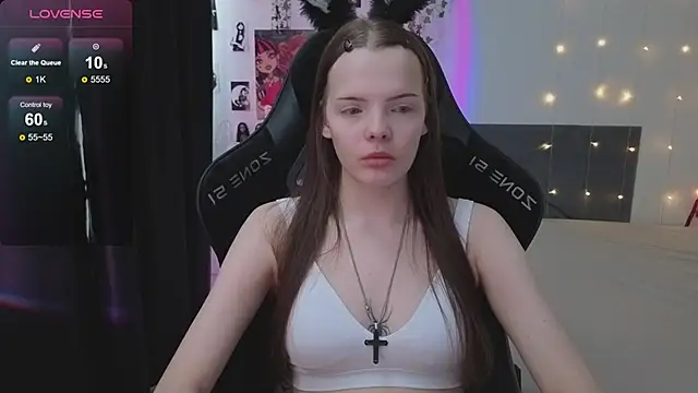 Luna Navy online show from March 2026 05:58:02 AM