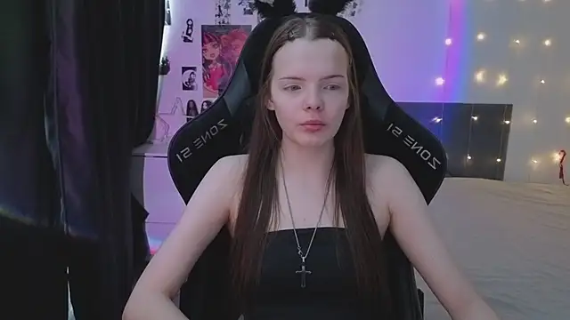 Luna Navy online show from March 2026 06:08:02 AM