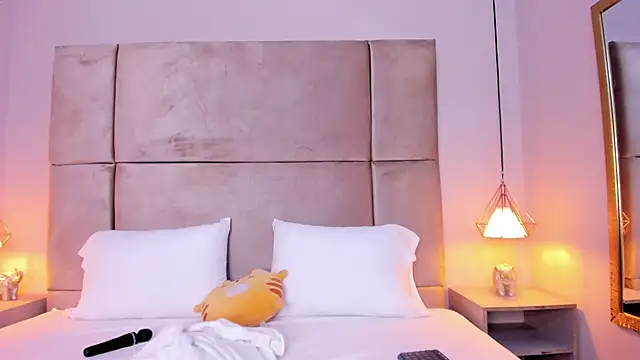 isabel sofiaa online show from September 2025 03:41:01 AM