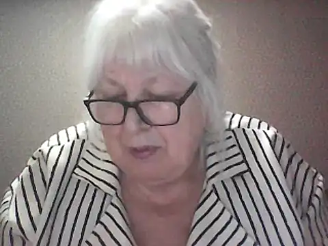 Alexia64231 online show from April 2026 03:52:01 PM