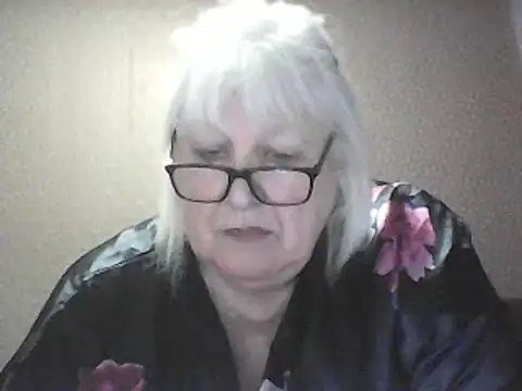 Alexia64231 online show from April 2026 01:45:02 PM