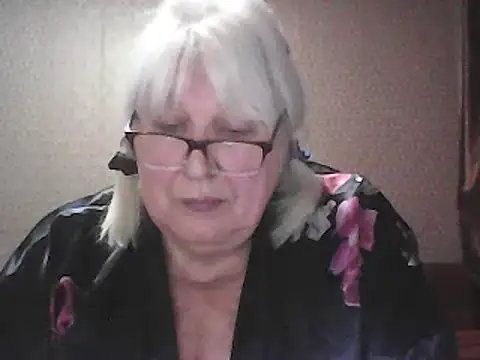 Alexia64231 online show from May 2026 04:35:02 PM
