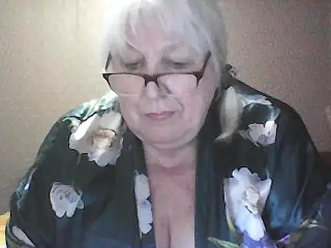 Alexia64231 online show from May 2026 03:07:02 PM