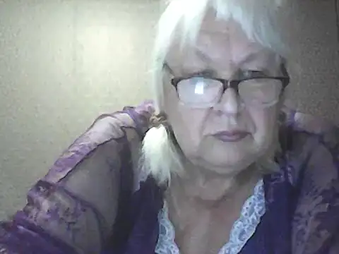 Alexia64231 online show from May 2026 12:50:01 AM