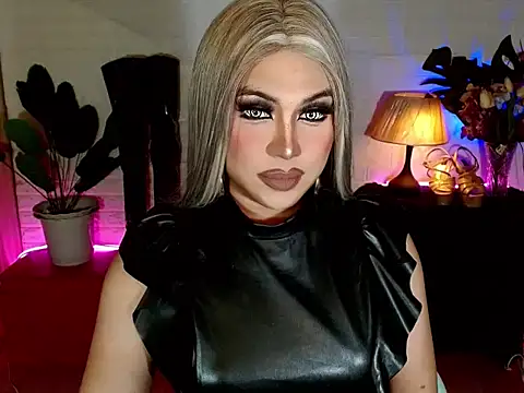 Snapshot of Pukesavurrat chatting on October 2025 07:32:01 AM Pukesavurrat online show from October 2025 07:32:01 AM