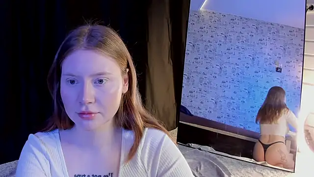 Lillie Berry online show from October 2025 04:54:01 AM