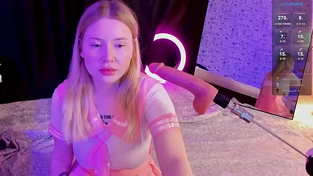 Lillie Berry online show from November 2025 04:36:01 AM