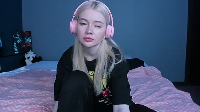 Lillie Berry online show from May 2026 04:39:02 AM