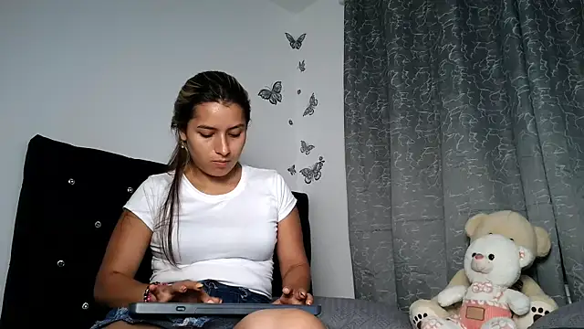 Snapshot of abella-lemus chatting on December 2025 12:15:01 AM abella-lemus online show from December 2025 12:15:01 AM