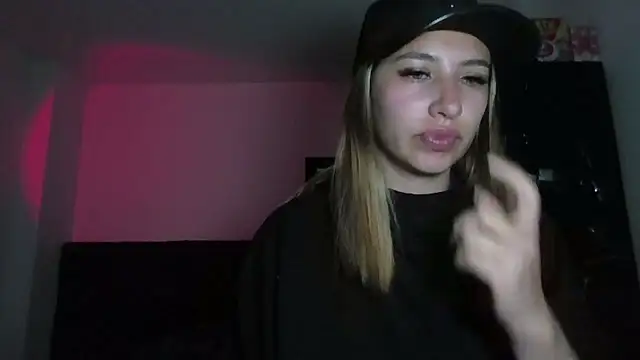 Snapshot of AriaBliss- chatting on January 2026 03:50:02 PM AriaBliss- online show from January 2026 03:50:02 PM