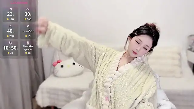 Snapshot of Joyce-bb chatting on October 2025 01:14:01 PM Joyce-bb online show from October 2025 01:14:01 PM