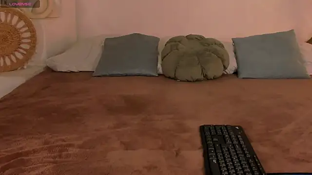 Little Clare online show from April 2026 02:22:01 PM