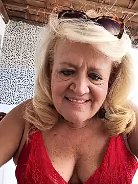 Snapshot of Belladama61 chatting on May 2026 05:50:02 PM Belladama61 online show from May 2026 05:50:02 PM