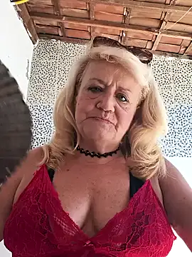 Snapshot of Belladama61 chatting on May 2026 01:17:02 PM Belladama61 online show from May 2026 01:17:02 PM