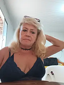Snapshot of Belladama61 chatting on May 2026 11:27:02 AM Belladama61 online show from May 2026 11:27:02 AM