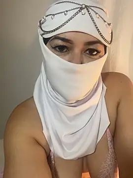 Amyraa  online show from November 2025 03:00:02 PM