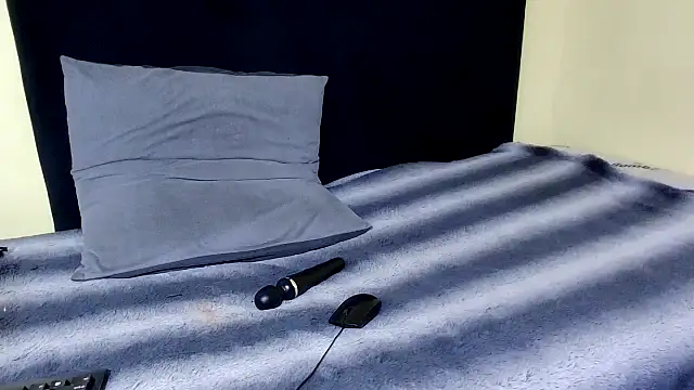 Snapshot of ThickTemptress18 chatting on November 2025 11:09:01 AM ThickTemptress18 online show from November 2025 11:09:01 AM