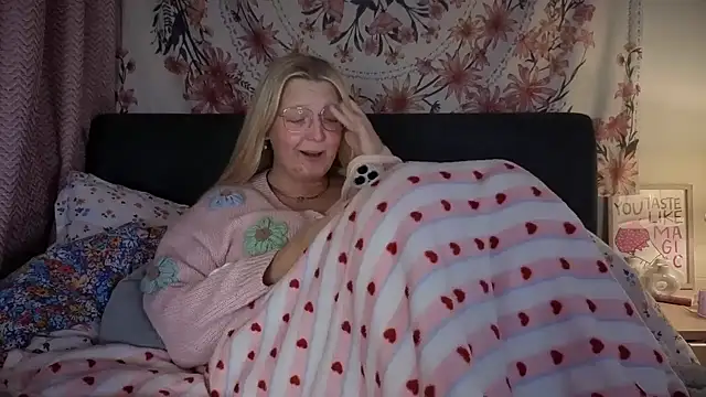 Daisyxoxo  online show from February 2026 09:48:02 PM