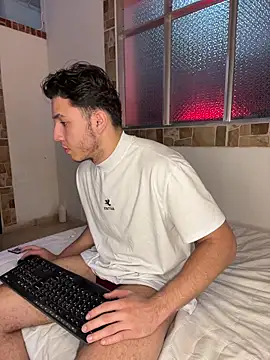 max valiant1 online show from November 2025 09:04:02 PM