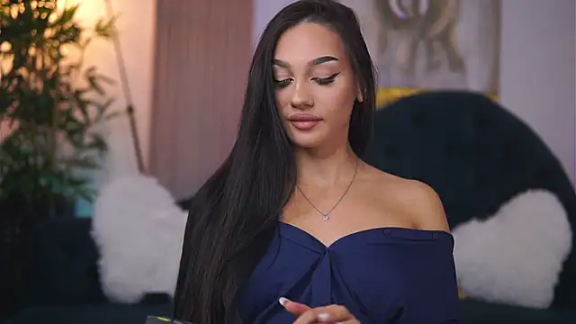 Snapshot of NinaSolenne chatting on November 2025 07:37:01 PM NinaSolenne online show from November 2025 07:37:01 PM