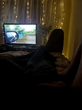 Snapshot of LuckyGirlfriends chatting on November 2025 09:03:02 PM LuckyGirlfriends online show from November 2025 09:03:02 PM