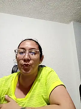 Snapshot of MargaretMonroe chatting on April 2026 11:58:01 PM MargaretMonroe online show from April 2026 11:58:01 PM