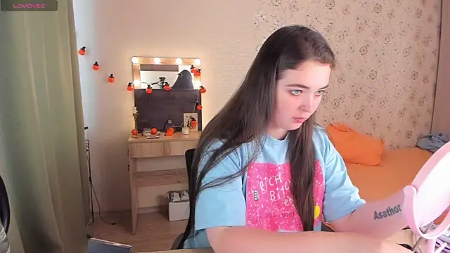Snapshot of Alice_next_door chatting on July 2026 09:56:02 AM Alice next door online show from July 2026 09:56:02 AM