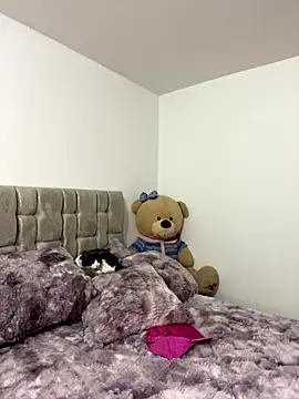 Snapshot of Cutie_blondie chatting on October 2025 11:14:01 PM Cutie blondie online show from October 2025 11:14:01 PM