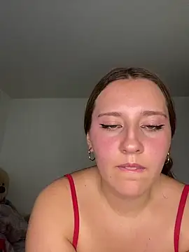 Snapshot of Cutie_blondie chatting on October 2025 09:59:01 PM Cutie blondie online show from October 2025 09:59:01 PM