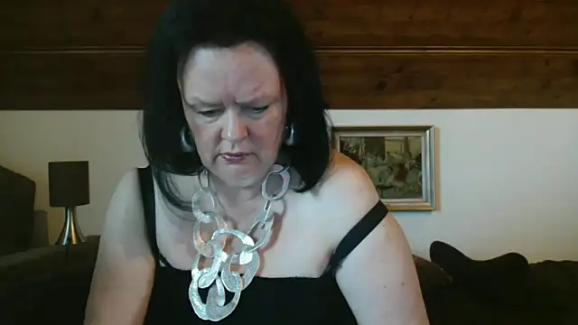 TiffanyMature online show from October 2025 02:16:01 PM