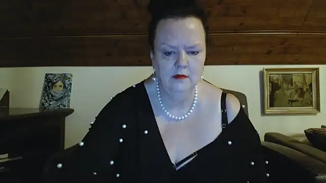 TiffanyMature online show from May 2026 08:15:02 PM