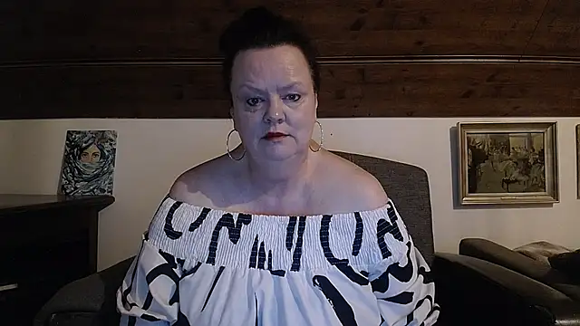 TiffanyMature online show from May 2026 07:04:02 AM