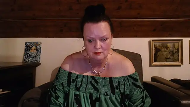 TiffanyMature online show from May 2026 08:15:01 PM