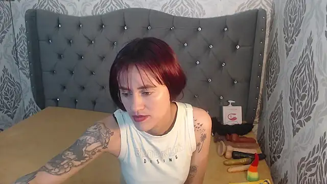 Snapshot of katheblows chatting on October 2025 12:38:01 PM katheblows online show from October 2025 12:38:01 PM