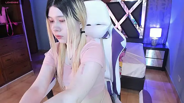 Melody Lolii online show from October 2025 11:09:01 AM