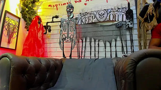 ItaloMoore online show from November 2025 11:12:01 AM