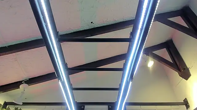 ItaloMoore online show from November 2025 11:21:02 AM