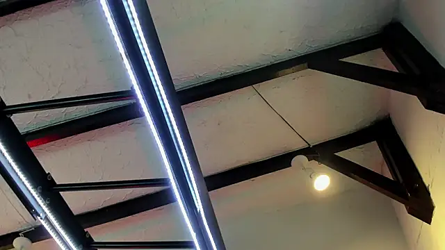 ItaloMoore online show from November 2025 11:21:02 AM